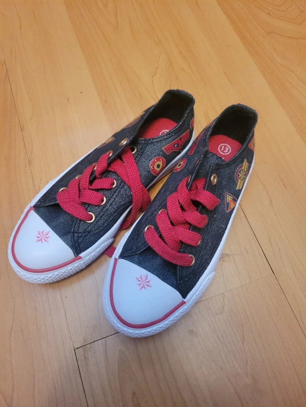 Kids Low-Top Casual Sneakers in Black and Red